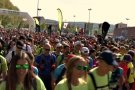Gairebé dues mil persones surten des d'Olot cap a Sant Feliu de Guíxols en la Oxfam Intermon Trailwalker 2014