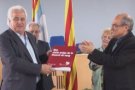 Olot rep la placa de reconeixement de 'Ciutat Amiga de la Donació de Sang'