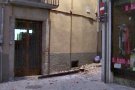 S'esfondra part de la cornisa d'un habitatge a la plaça de la Font de l'àngel d'Olot sense provocar cap ferit