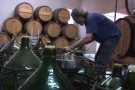 Ratafia Russet manté el compromís amb els consumidors garrotxins després d'arribar a una producció de 250 mil ampolles a l'any