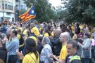 Un miler de persones es concentren davant l'Ajuntament d'Olot en l'inici de la campanya de l'ANC i Òmnium per la consulta de Catalunya