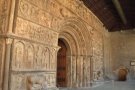 La portalada del monestir de Santa Maria de Ripoll inclosa en la llista indicativa del Patrimoni Mundial