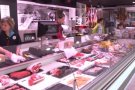 Els placers del nou Mercat d'Olot i Mercadona coincideixen en dir que el primer mes 