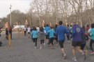 Més de 400 persones col·laboren en la lluita contra el càncer corrents per la ciutat d'Olot en la primera Run4Càncer de la capital de la Garrotxa
