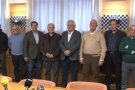 Institucions i grups polítics de la Garrotxa escenifiquen unitat per demanar la construcció de la variant d'Olot i respecte per la Vall de Bianya