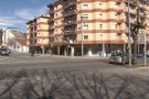 Un turisme atropella a un motorista en una cruïlla de l'Avinguda Santa Coloma