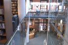 La biblioteca d'Olot és la primera que la Mancomunitat va crear a les comarques gironines