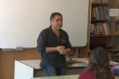 L'escriptor Salem Zenia, reivindicador del poble amazic, parla a l'Institut Montsacopa de la seva vida de refugiat