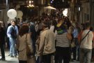 La cinquena edició de la Shopping Nit dinamitza el centre d'Olot amb descomptes, música, ball i altres activitats