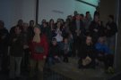 Concentració espontània davant l'Ajuntament d'Olot per celebrar l'acord entre Junts pel Sí i la CUP