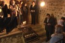 Besalú homenatja les víctimes de l'Holocaust amb una lectura de textos sobre aquest episodi històric i una encesa d'espelmes