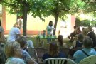 El taller de destil·lació i espígol de les Àvies Remeieres del Parc de Pedra Tosca compta amb la participació d'unes 50 persones