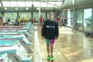 La jove nedadora gironina del Club Natació Olot, Lidia Huete, prepara els campionats d'hivern de Catalunya i a nivell estatal