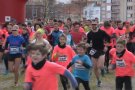 La Run4Càncer d'Olot bat el rècord de participació superant els 870 assistents a la cursa solidària