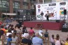 El Talent Volcànic d'Olot Televisió arrenca amb unes 400 persones veient-lo en directe a la Plaça Catalunya d'Olot