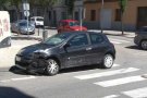 Dos vehicles xoquen frontalment a l'avinguda Reis Catòlics sense provocar ferits