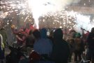 El correfoc supera l'aigua i el mal temps en una edició que no ha tingut espectacle final