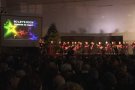 250 alumnes de l'escola Castanyer de Sant Joan Les Fonts participen a la cantada de Nadal
