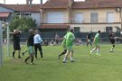 El CF Les Preses s'acomiada de la gespa natural del camp municipal amb un partit entre jugadors i veterans