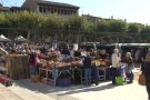 Demanen complir amb mesures de prevenció i seguretat davant el retorn del mercat de roba i complements d'Olot