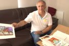 L'exconseller Josep Rull agraeix a l'artista olotí Antoni Carrera 'Karris' l'entrega de dues obres sobre el procés català