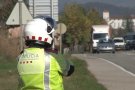 Els agents de trànsit de la Garrotxa inicien una campanya per reduir l'ús del mòbil al volant