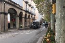 Una màquina de neteja s'incendia a Plaça Clarà d'Olot