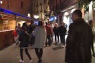 Milers de persones passen pel Mercat de Nadal i la Fira del Pessebre, a Olot