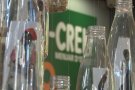 Una setantena d'usuaris d'Integra munten el tradicional pessebre del restaurant B-Crek