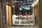 Centenars de persones han fet una marxa silenciosa pels carrers d'Olot per reclamar justícia arran de les vagues de fam