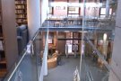 Els usuaris de la biblioteca d'Olot creuen que cal un espai més gran