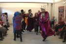 La residència La Tardor ha convidat els ciutadans a sumar-se al ball de màscares que ha celebrat a les noves instal·lacions