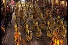 Els Macus i els Emmaskarats, guanyadors del 30è Carnaval d'Olot, que ha tornat a ser multitudinari