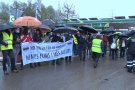 Més d'un centenar de manifestants talla l'Avinguda Sant Jordi d'Olot en la primera mobilització de la plataforma 