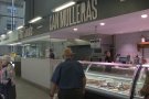 L'establiment de plats cuinats Can Mulleras obra una nova parada a la plaça mercat d'Olot