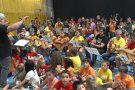 L'Escola de Música d'Olot interpreta l'Himne de l'Alegria amb antics alumnes i professors