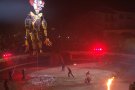 L'espectacle Farga Budell del Pim Pam Pum Foc omple amb centenars d'espectadors la Plaça de Braus d'Olot