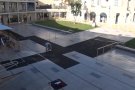 S'instal·la una superfície de cautxú i gespa artificial a la Plaça del Mig per tal de prevenir les relliscades