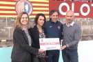 La Unió Esportiva Olot entrega a TEA Garrotxa la recaptació aconseguida al campus d'estiu