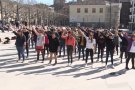 Un centenar de persones participen en l'assaig i gravació de la performance feminista 'Un violador en tu camino' al Firal Petit