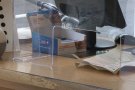 Es dispara la demanda de mampares de seguretat de metacrilat per a botigues arran del coronavirus