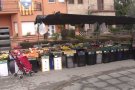 Les parades de roba tornen al mercat de les Planes d'Hostoles aquest divendres