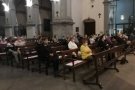 L'església de Sant Esteve acull la primera missa del desconfinament amb desenes d'assistents