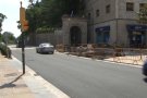 Besalú reobre l'Avinguda Lluís Companys després de reparar l'esvoranc