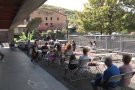 Riudaura viu una festa major adaptada en tres espais diferents del poble
