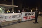Més d'un centenar de persones es concentren a Olot per donar suport al raper Pablo Hasel