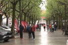 La pluja no atura una Fira de l'1 de maig concorreguda en diversos punts del centre d'Olot
