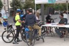 75 persones recorren la ciutat en bicicleta en una gimcana pedalada participativa