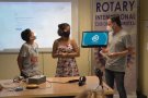 Gi-Rotary fa un donatiu a lntegra per potenciar la tecnologia a l'escola Joan XXIII