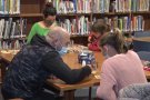 La Biblioteca Marià Vayreda d'Olot obre un nou espai de jocs a la sala infantil